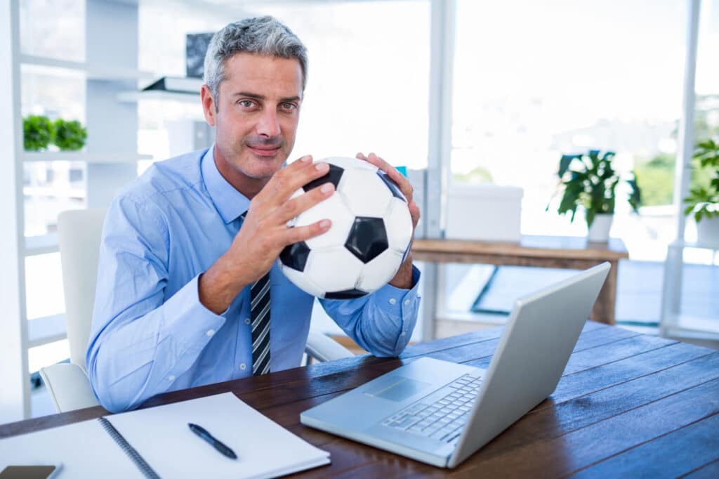 fußball jugendspieler vertrag​
